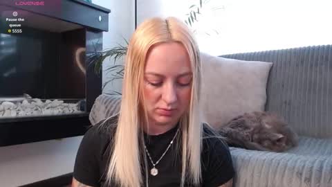 Snapshot of anttoniia chatting on February 11, 2026, 5:18 pm Antonia online show from February 11, 2026, 5:18 pm