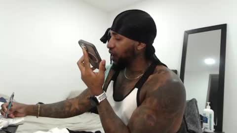 Snapshot of antwanblack11 chatting on October 17, 2025, 8:33 pm antwanblack11 online show from October 17, 2025, 8:33 pm