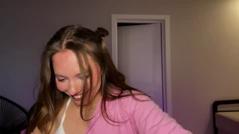 Snapshot of anuetta chatting on June 24, 2026, 5:23 pm Aneutta online show from June 24, 2026, 5:23 pm