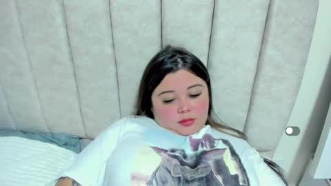   Independent model  online show from January 25, 2025, 1:54 am