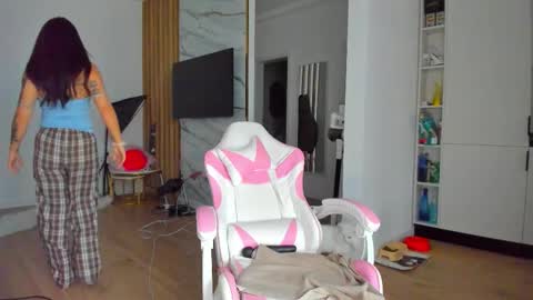 Anya online show from March 1, 2026, 6:26 am