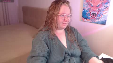 Anya Muna online show from December 21, 2025, 7:10 pm