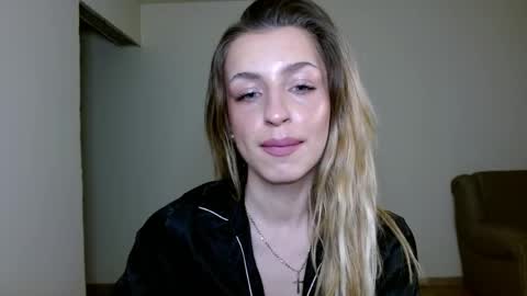 Anya online show from April 22, 2026, 7:37 pm