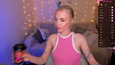 Snapshot of anyataylorr chatting on September 10, 2025, 2:22 am Anya online show from September 10, 2025, 2:22 am