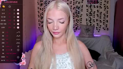 Snapshot of anyataylorr chatting on December 3, 2025, 2:08 am Anya online show from December 3, 2025, 2:08 am