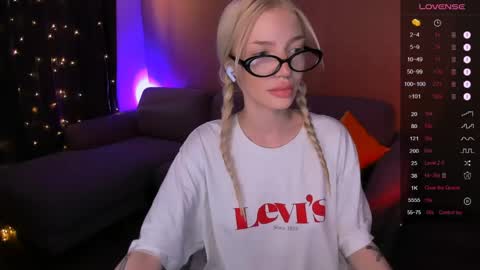 Anya online show from April 20, 2026, 2:25 am