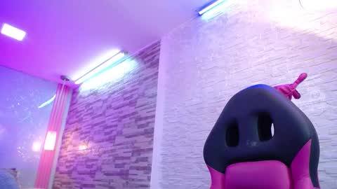 Anyela  online show from February 11, 2025, 6:55 pm