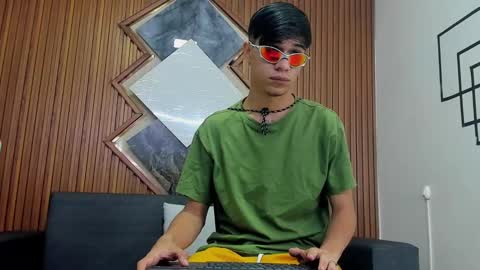 anyelo_sexyhot online show from February 9, 2025, 11:47 am