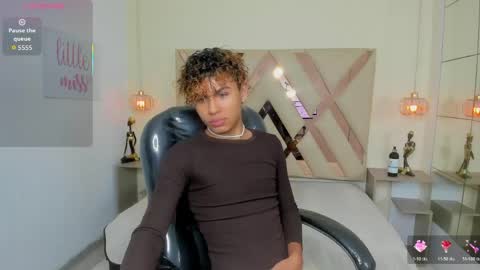 anyelotwink online show from April 21, 2026, 5:14 am