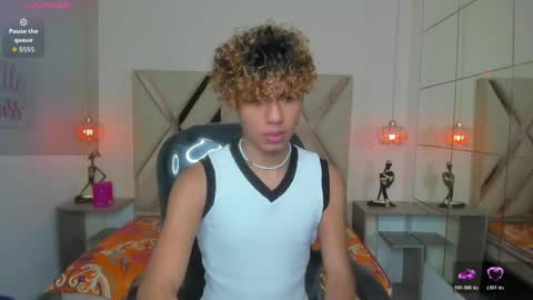 Snapshot of anyelotwink chatting on April 30, 2026, 4:30 am anyelotwink online show from April 30, 2026, 4:30 am