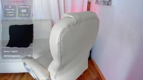 Anyi online show from September 17, 2025, 12:18 pm