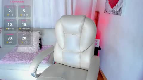 Anyi online show from October 10, 2025, 7:46 pm