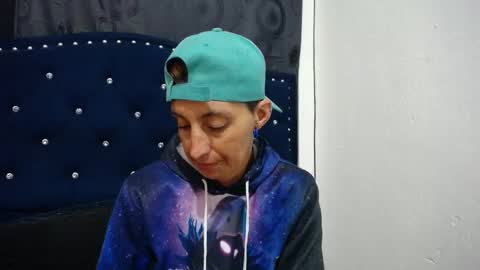 anyu online show from December 13, 2024, 7:47 am