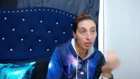 anyu online show from January 14, 2025, 5:40 am