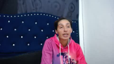 anyu online show from January 18, 2025, 11:21 am