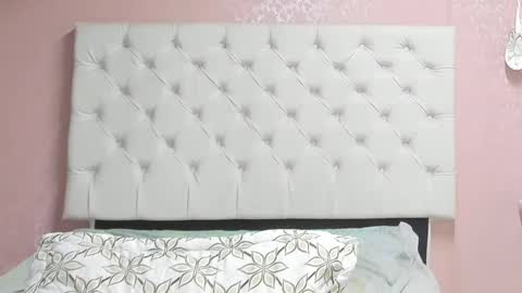 Aome Rainbow online show from December 14, 2024, 4:34 am