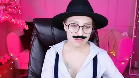 APHEX QUEEN online show from December 13, 2024, 7:32 pm