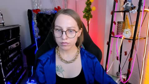 APHEX QUEEN online show from December 14, 2024, 4:52 pm