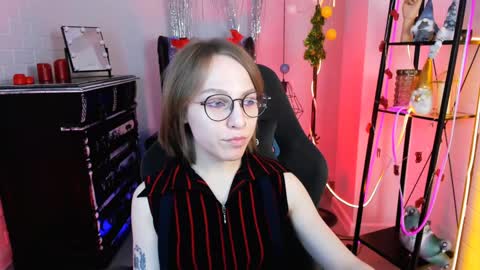 APHEX QUEEN online show from December 19, 2024, 1:18 pm