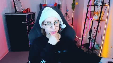 APHEX QUEEN online show from December 25, 2024, 6:09 pm