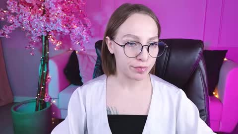 APHEX QUEEN online show from January 13, 2025, 1:06 pm