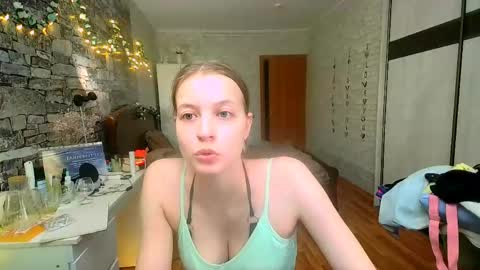 Aphrodite online show from April 28, 2026, 2:00 pm