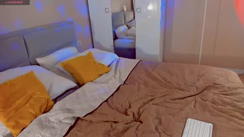 Aphrodite online show from April 7, 2026, 2:12 am