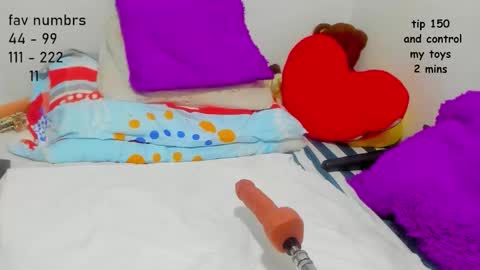 Tati  Colombian online show from September 22, 2025, 5:42 am