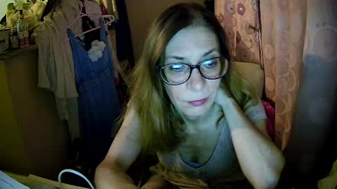 Snapshot of aphrodity_rox chatting on July 30, 2026, 10:42 pm Aphrodity Rox online show from July 30, 2026, 10:42 pm