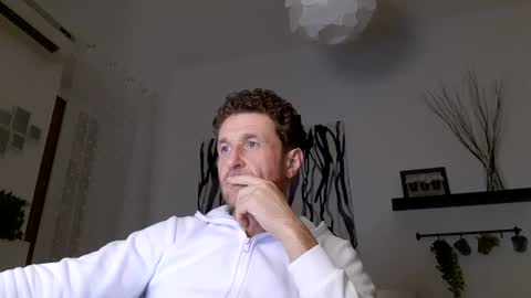 apollobest77 online show from January 9, 2025, 7:40 pm