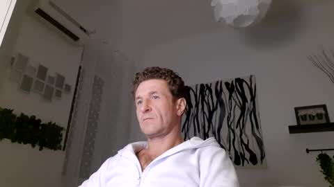 apollobest77 online show from January 11, 2025, 9:46 pm