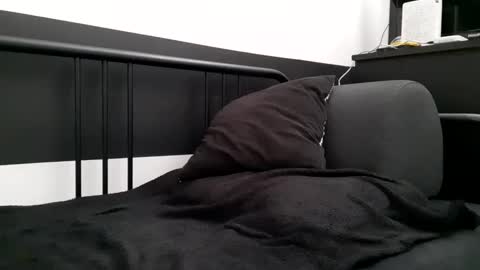 apollobest77 online show from October 8, 2025, 3:09 pm