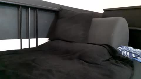 apollobest77 online show from November 17, 2025, 3:18 pm