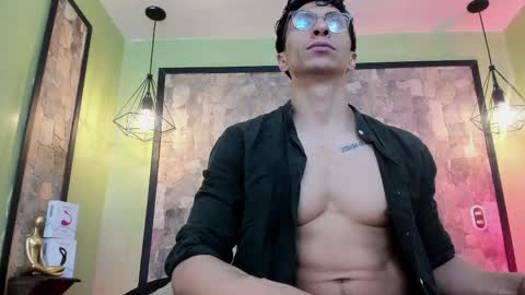 apolo_crus online show from October 6, 2025, 3:37 am