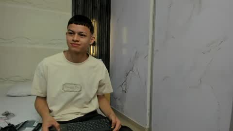   online show from April 19, 2026, 3:06 am