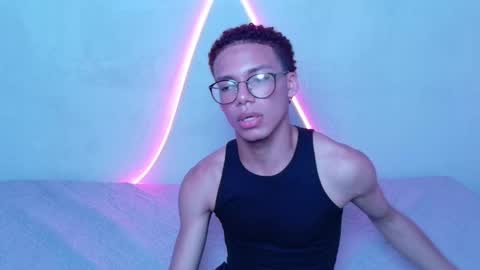 apolo_night online show from November 20, 2025, 1:44 pm