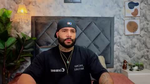 Apolo online show from November 18, 2025, 8:24 pm