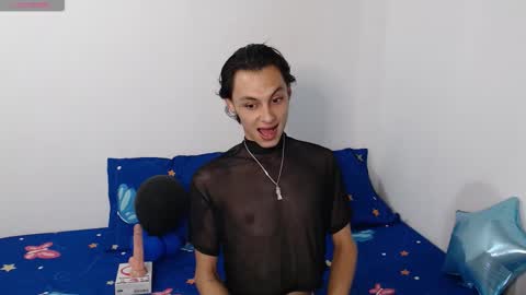 Snapshot of apolo_smith001 chatting on December 3, 2025, 2:52 am Apolo online show from December 3, 2025, 2:52 am