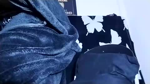 apoloblackbig online show from February 22, 2025, 7:12 am