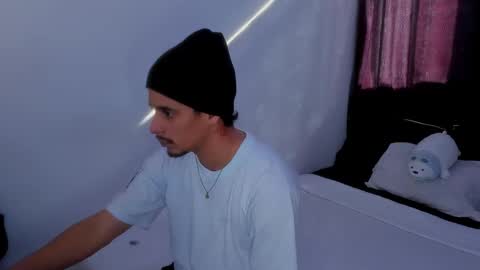 TONY INDEPENDENT MODEL online show from January 15, 2025, 8:26 pm