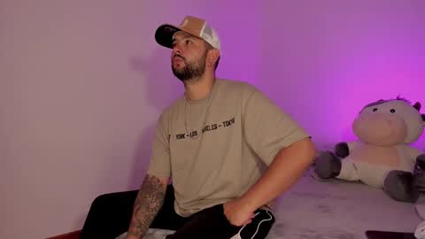 Lola  Apolo online show from September 16, 2025, 7:20 am