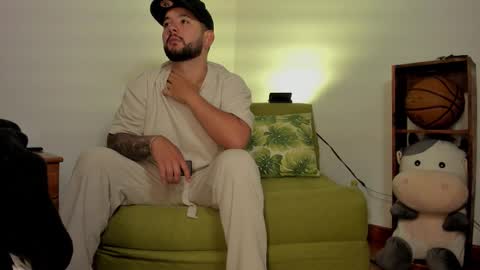 Lola  Apolo online show from October 6, 2025, 1:47 am