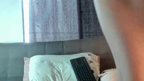 Snapshot of apolostrong chatting on May 11, 2026, 10:18 pm Apolo-strong online show from May 11, 2026, 10:18 pm