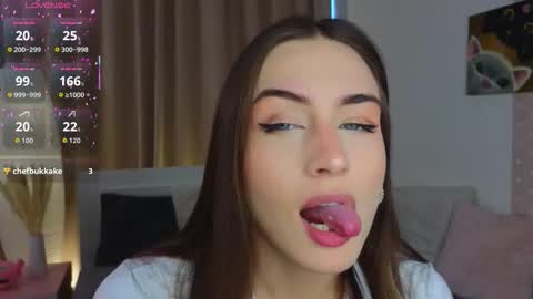 Vicki online show from November 23, 2025, 9:09 am