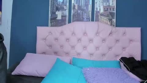 sofi y kevin online show from September 19, 2025, 2:02 am