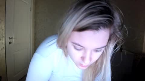 appleyummybuns online show from November 11, 2025, 9:15 pm