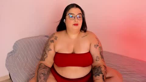 Snapshot of apriilpeach_ chatting on February 14, 2025, 4:20 pm Maria online show from February 14, 2025, 4:20 pm