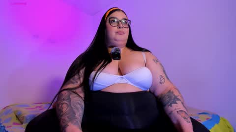 Snapshot of apriilpeach_ chatting on November 2, 2025, 10:56 pm Maria online show from November 2, 2025, 10:56 pm