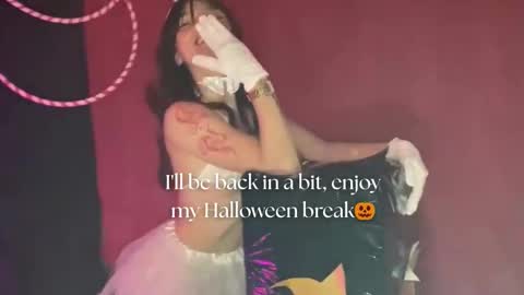   online show from October 13, 2025, 12:05 pm