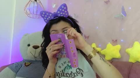   online show from November 27, 2025, 1:02 pm